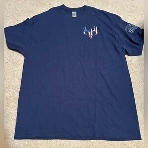 (NWOT) Navy Blue Graphic Men's T-Shirt